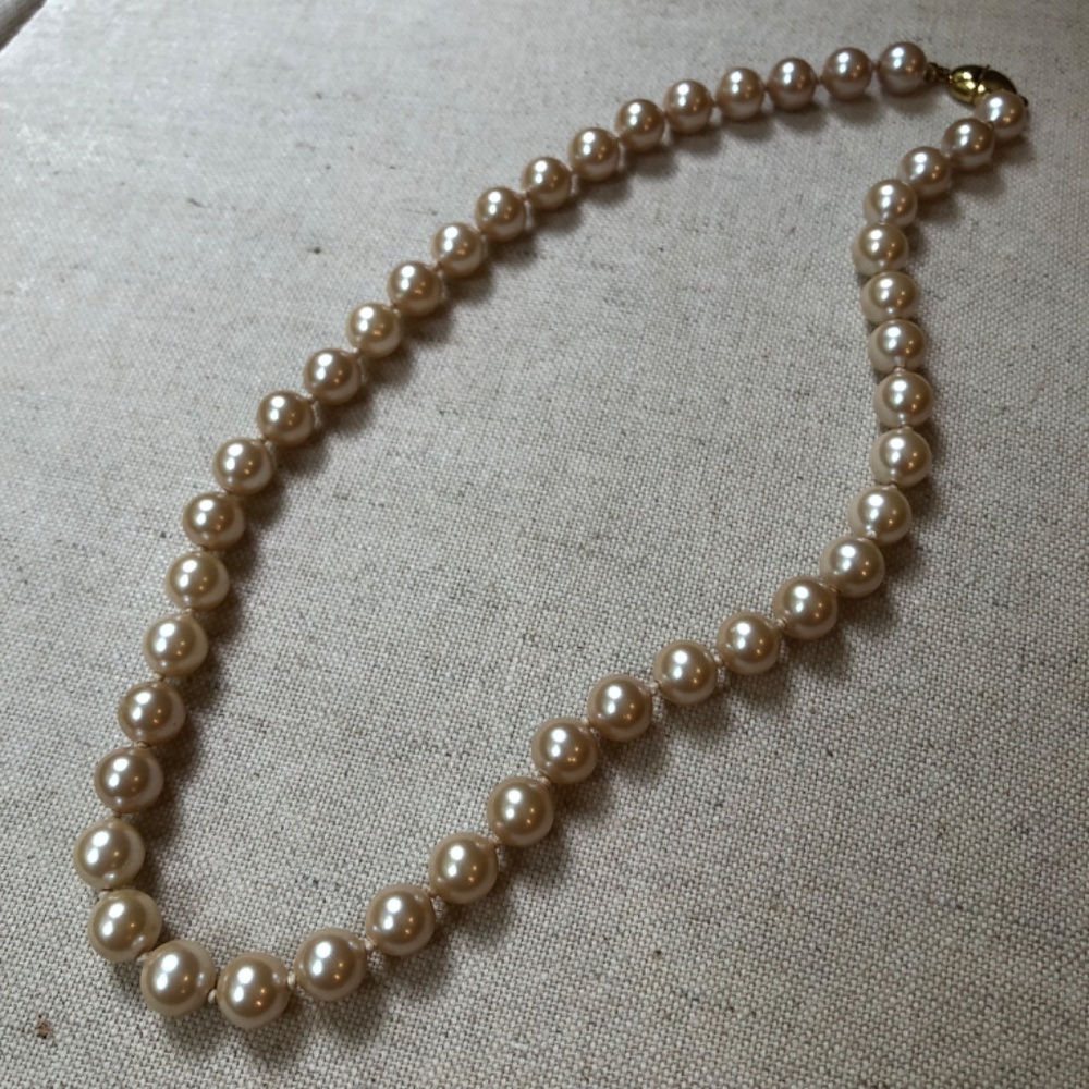 Monet Vintage Knotted Glass Pearl Necklace - Picture 4 of 9